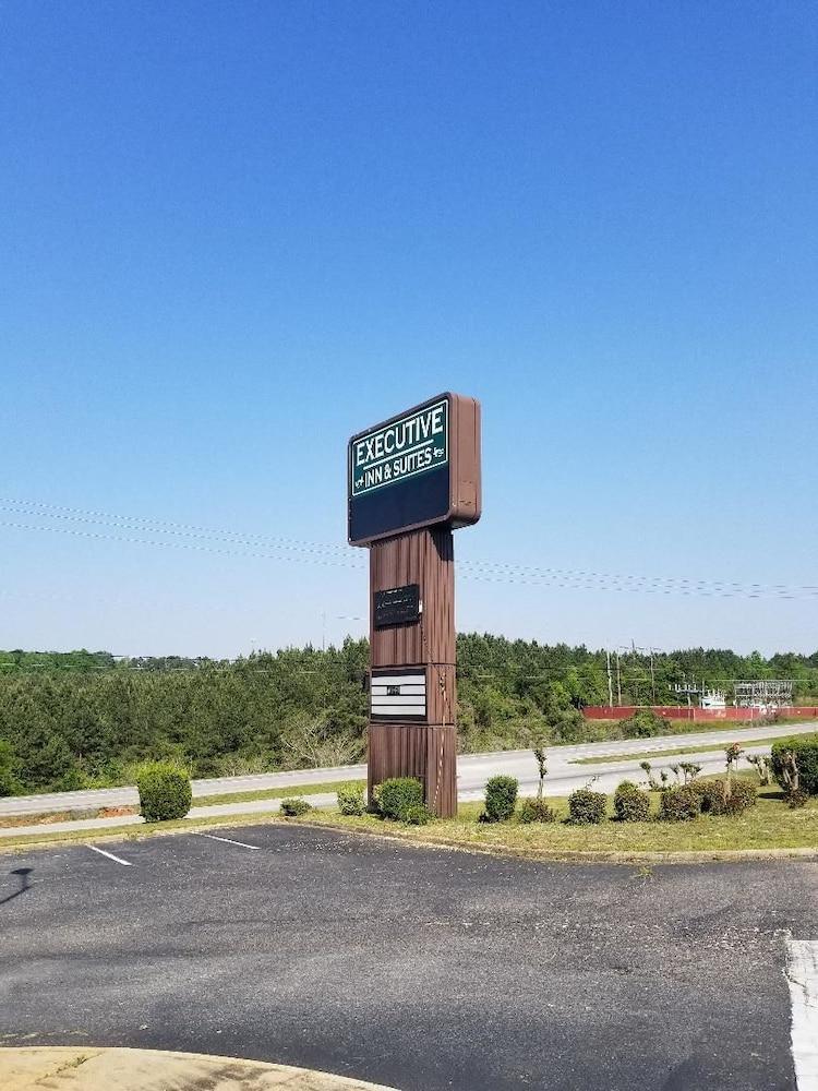 Days Inn By Wyndham Ozark Esterno foto