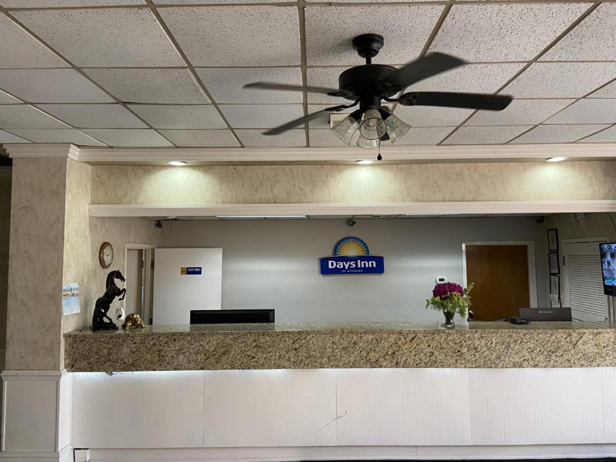 Days Inn By Wyndham Ozark Esterno foto