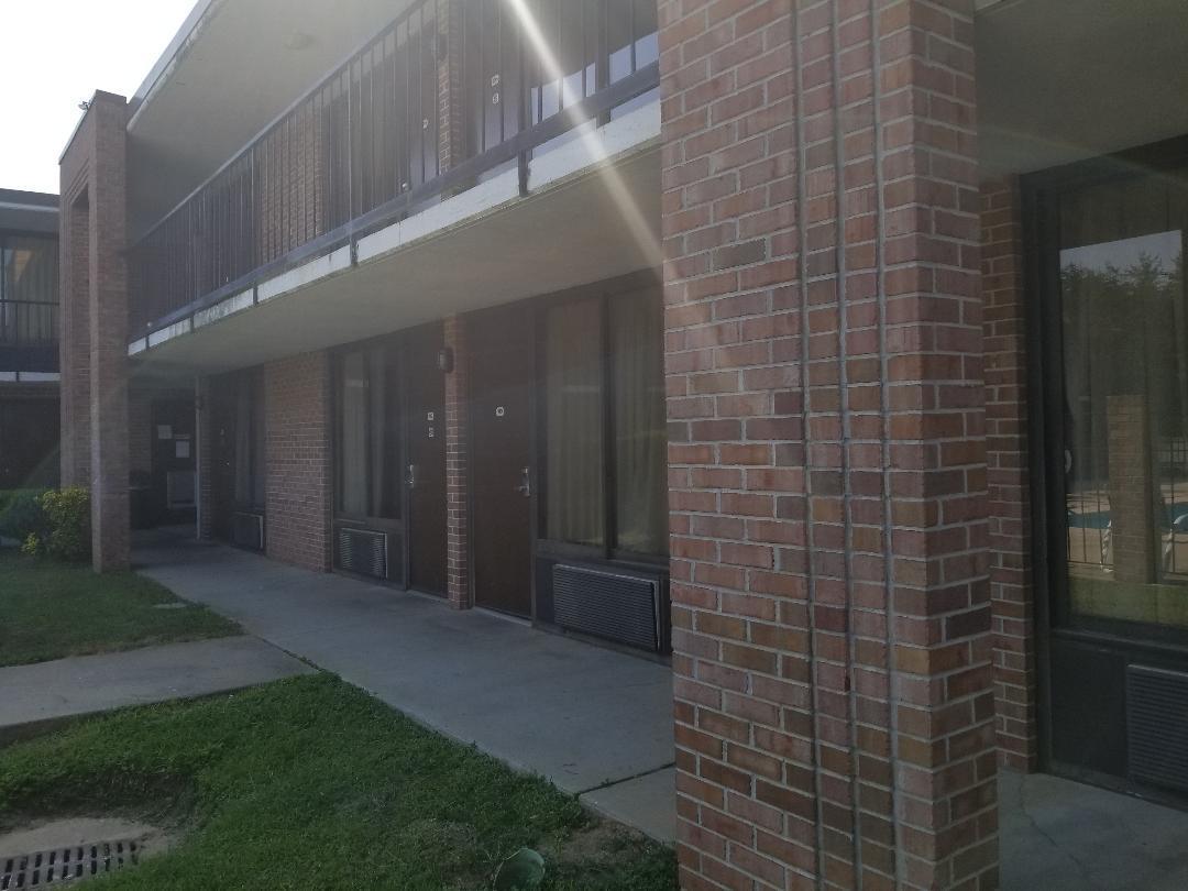 Days Inn By Wyndham Ozark Esterno foto